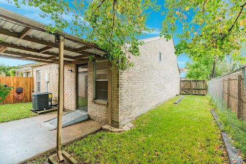 A home in Angleton