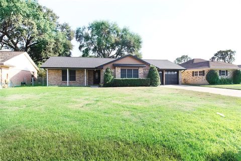 A home in Alvin