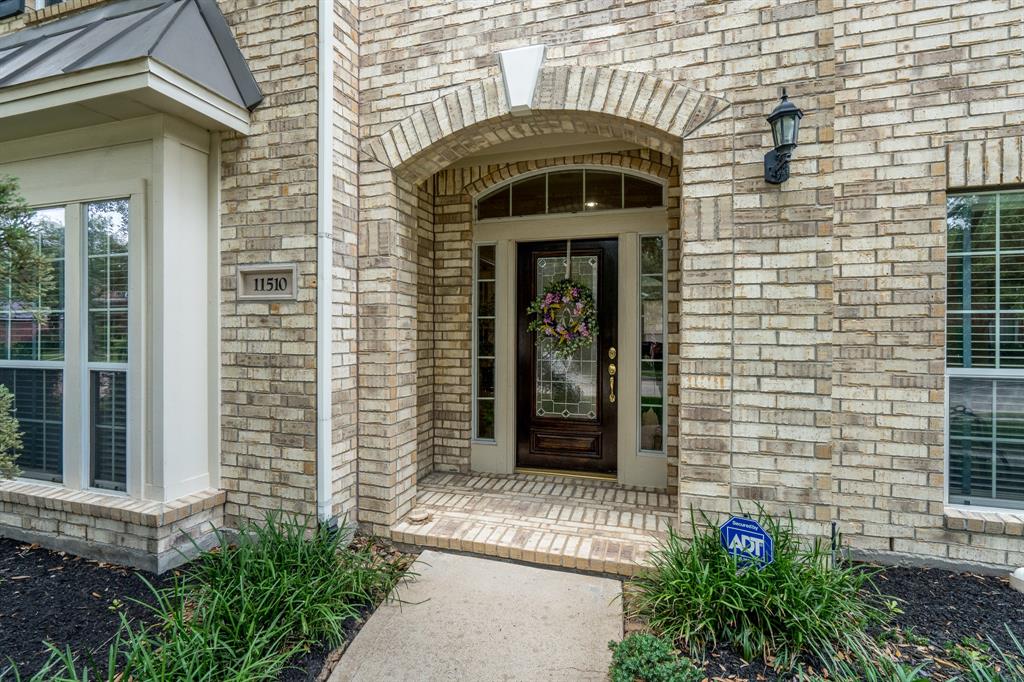 11510 Maple Falls Drive, Tomball, Texas image 3
