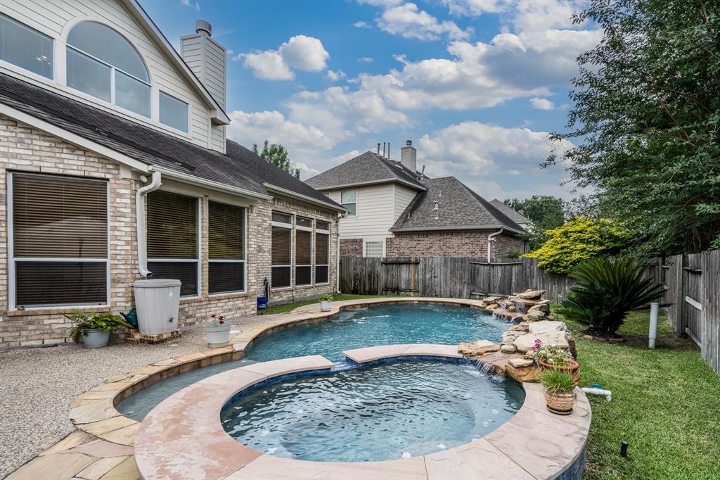 11510 Maple Falls Drive, Tomball, Texas image 34