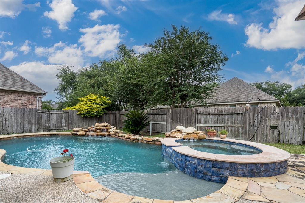 11510 Maple Falls Drive, Tomball, Texas image 6