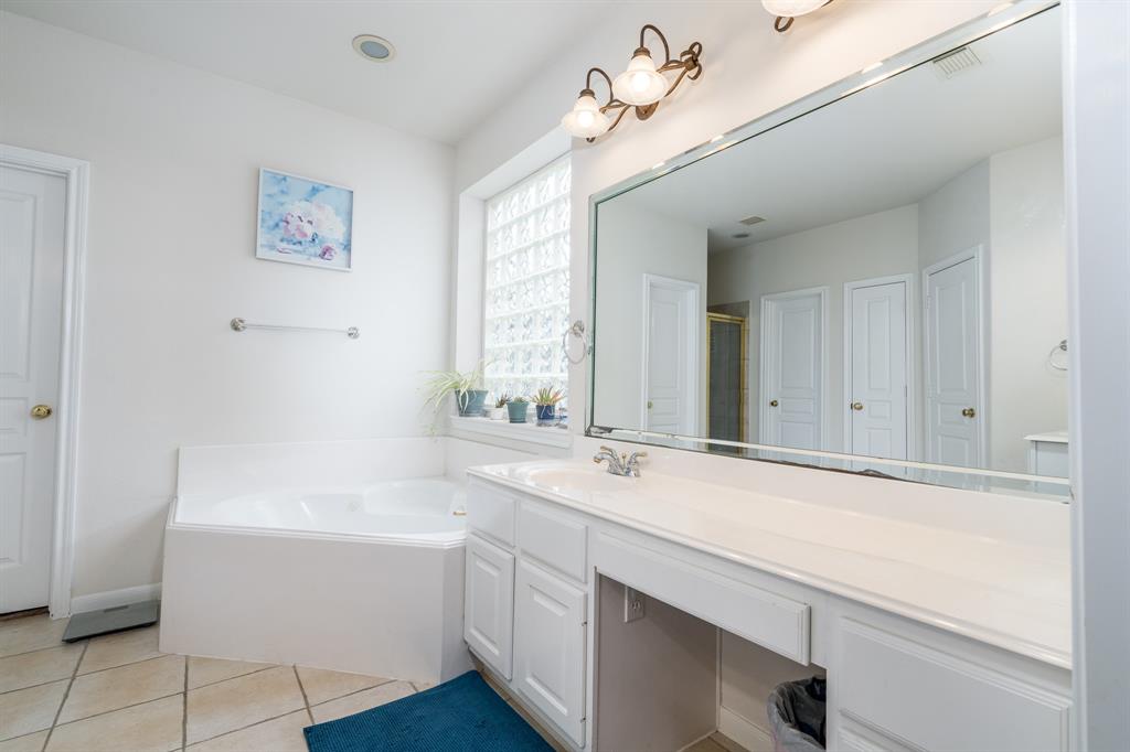 11510 Maple Falls Drive, Tomball, Texas image 23