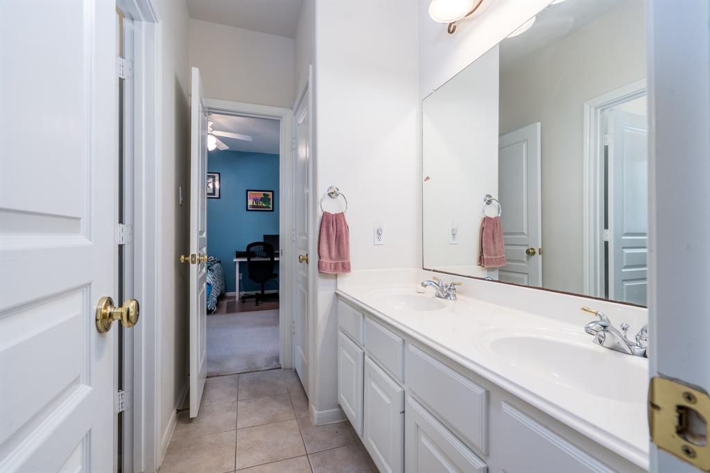 11510 Maple Falls Drive, Tomball, Texas image 30
