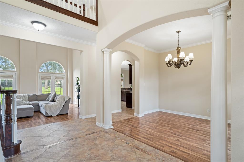 15590 Crown Oaks Drive