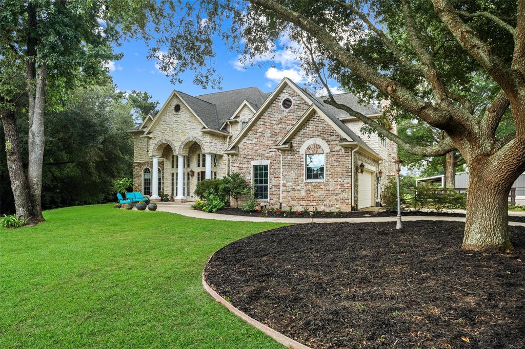 15590 Crown Oaks Drive