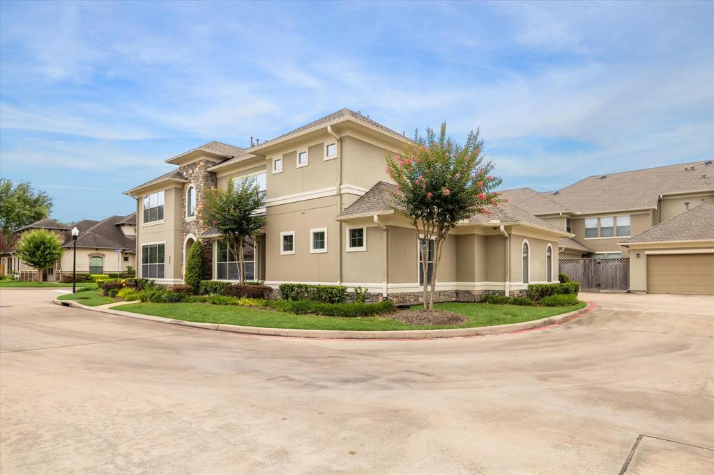 4303 Stonebrook Lane, Missouri City, Texas image 2