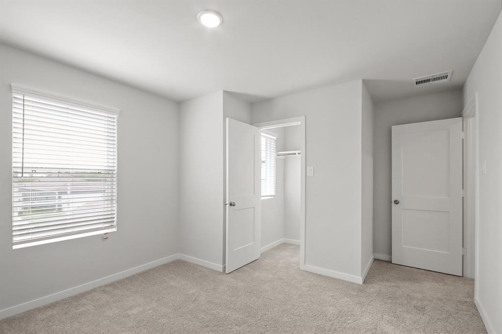32910 Silver Meadow Way, Fulshear, Texas image 10