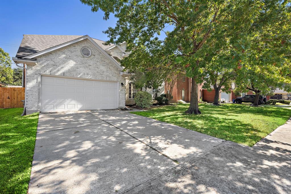 12823 Bonnie Lane, Stafford, Texas image 3