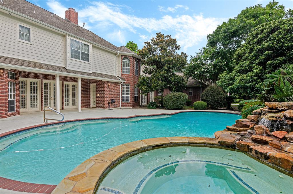 22222 Holly Creek Trail