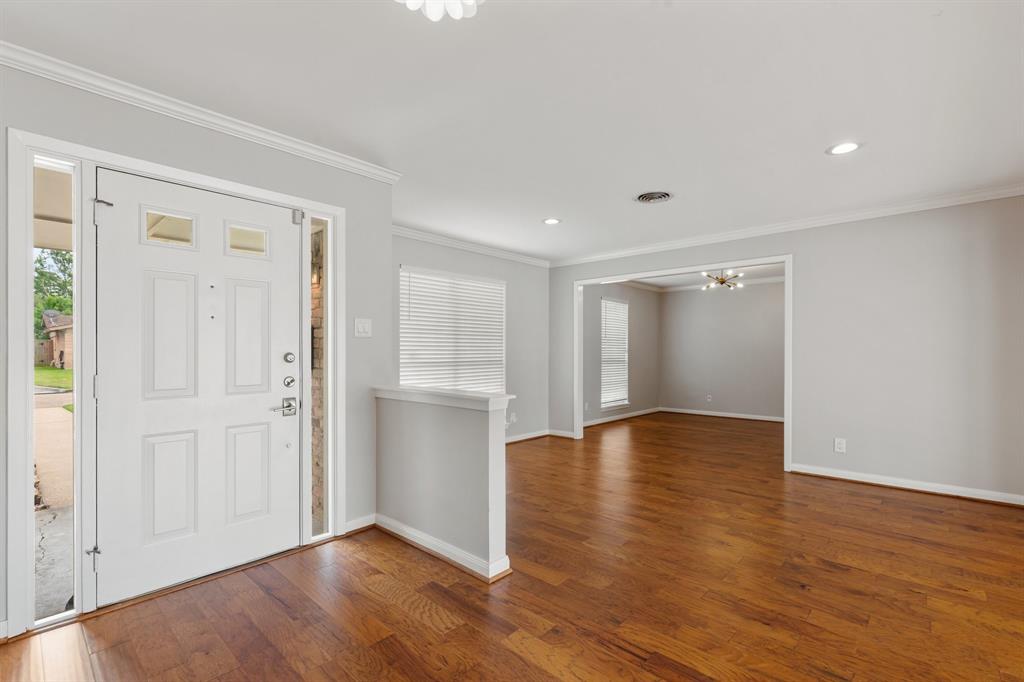 10418 Raritan Drive, Houston, Texas image 5
