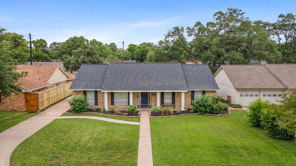 10418 Raritan Drive, Houston, Texas image 2