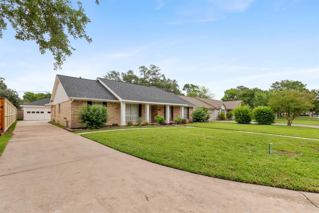 10418 Raritan Drive, Houston, Texas image 3
