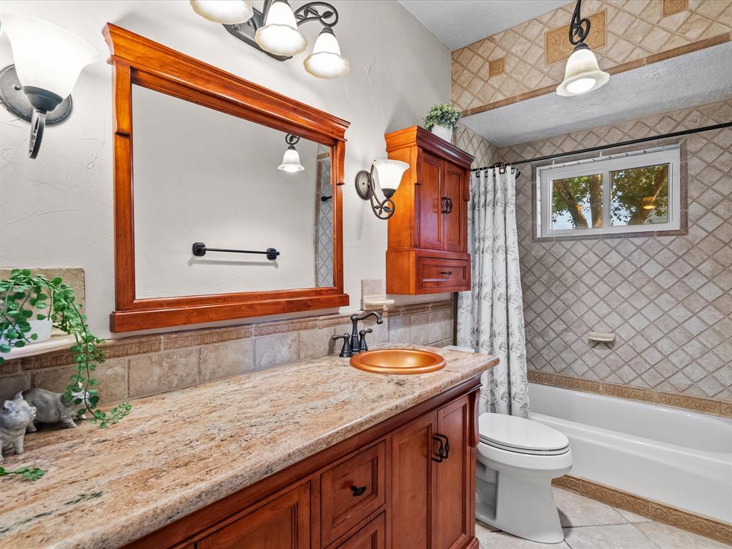 412 Melodywood Drive, Friendswood, Texas image 24