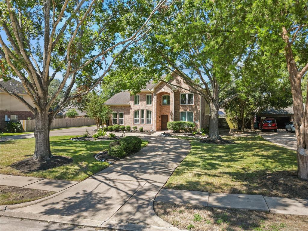 412 Melodywood Drive, Friendswood, Texas image 4