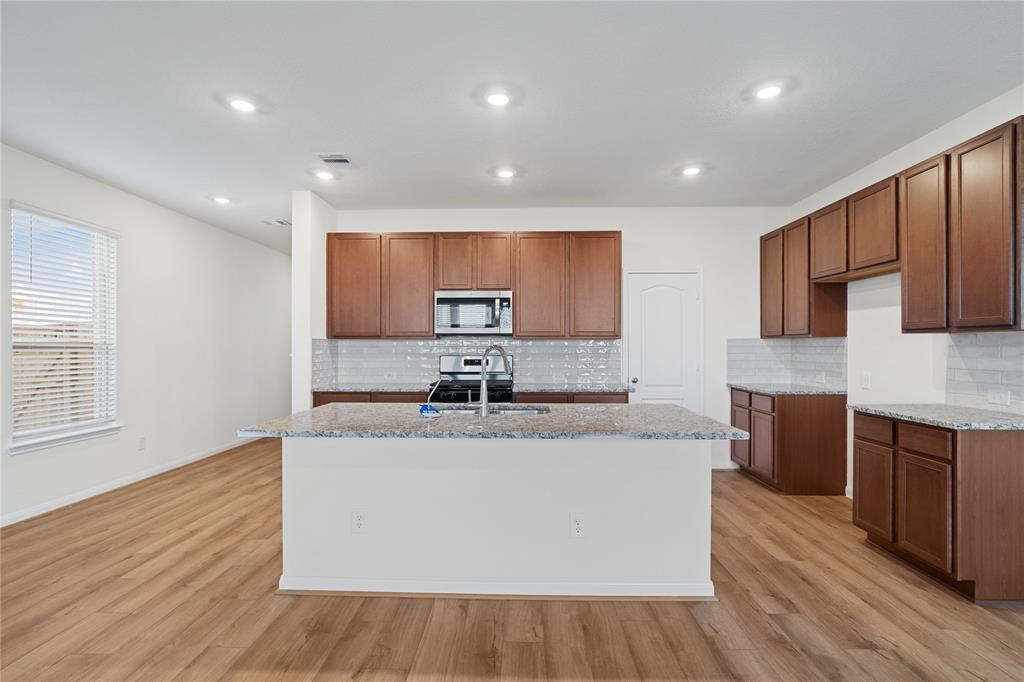 4812 Sun Falls Drive, Katy, Texas image 7