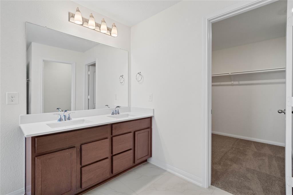 4812 Sun Falls Drive, Katy, Texas image 10
