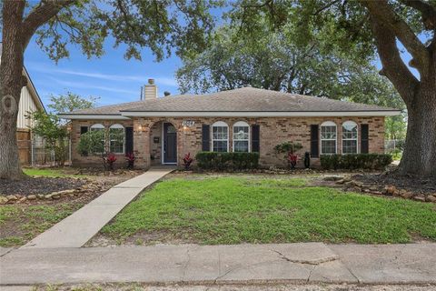 1008 N 30th Street Nederland TX 77627