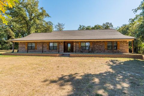 A home in Madisonville