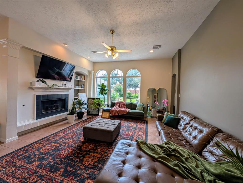 815 Lakespur Drive