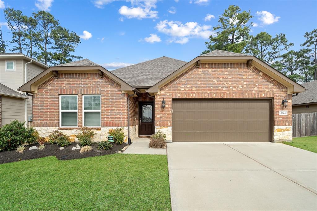 2322 E Winding Pines Dr, Tomball, Texas image 1