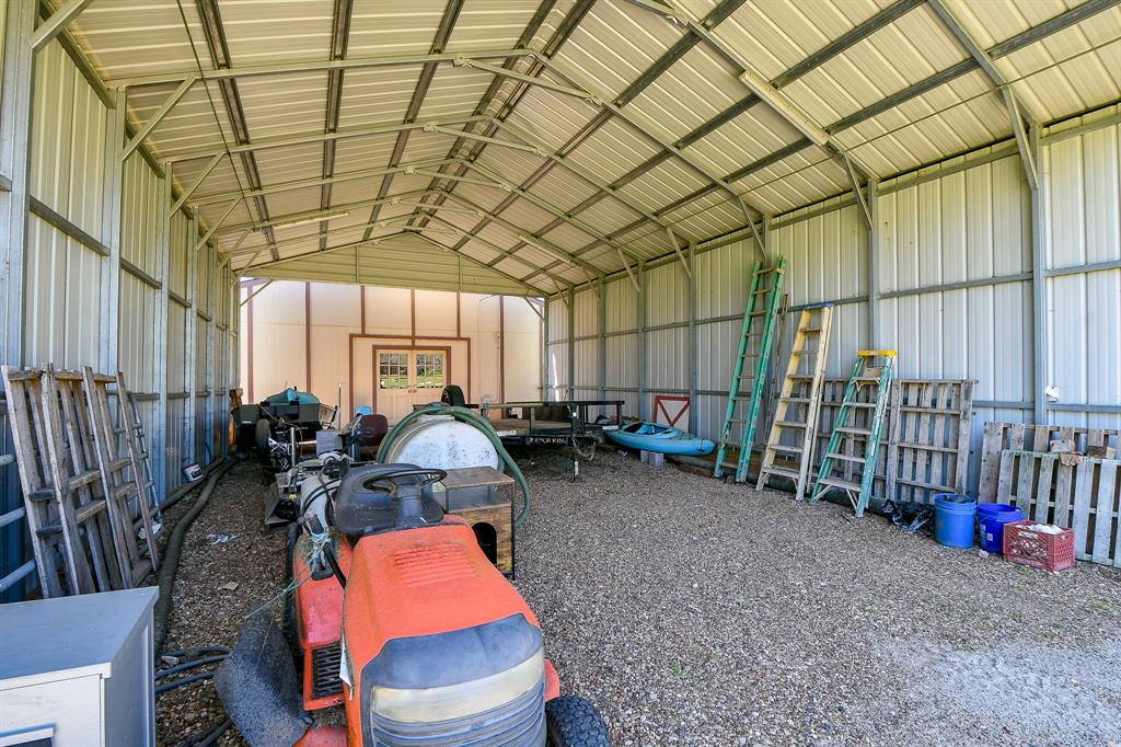 530 Chisolm Trail, Wallis, Texas image 23