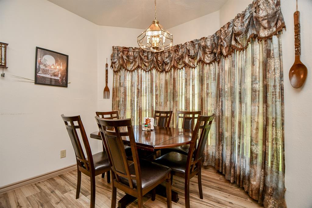 530 Chisolm Trail, Wallis, Texas image 37