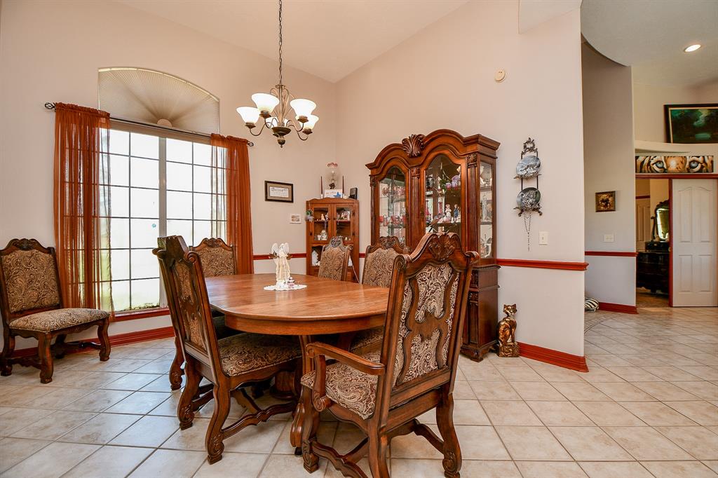 530 Chisolm Trail, Wallis, Texas image 6