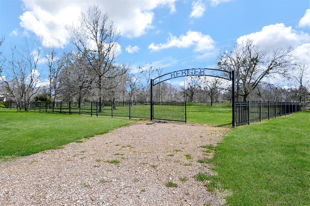 530 Chisolm Trail, Wallis, Texas image 49