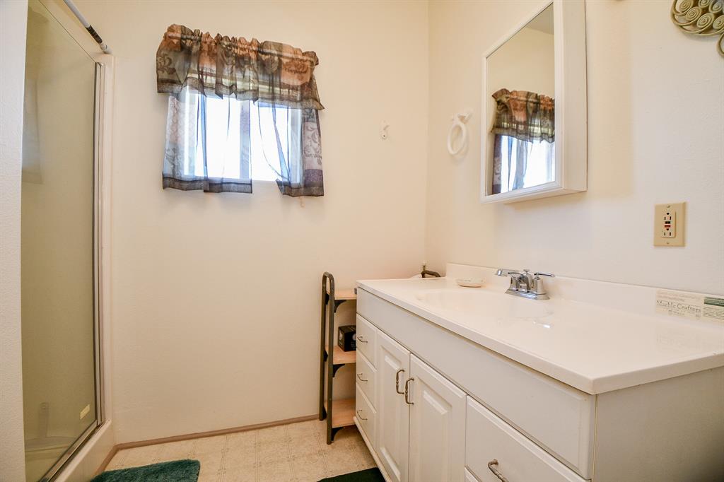530 Chisolm Trail, Wallis, Texas image 31