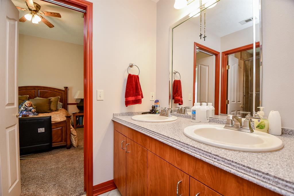 530 Chisolm Trail, Wallis, Texas image 13
