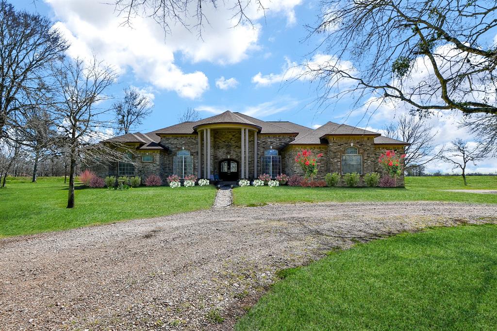 530 Chisolm Trail, Wallis, Texas image 2