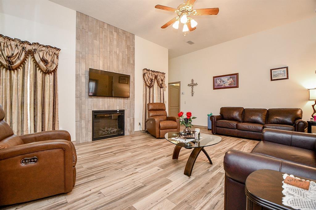 530 Chisolm Trail, Wallis, Texas image 40