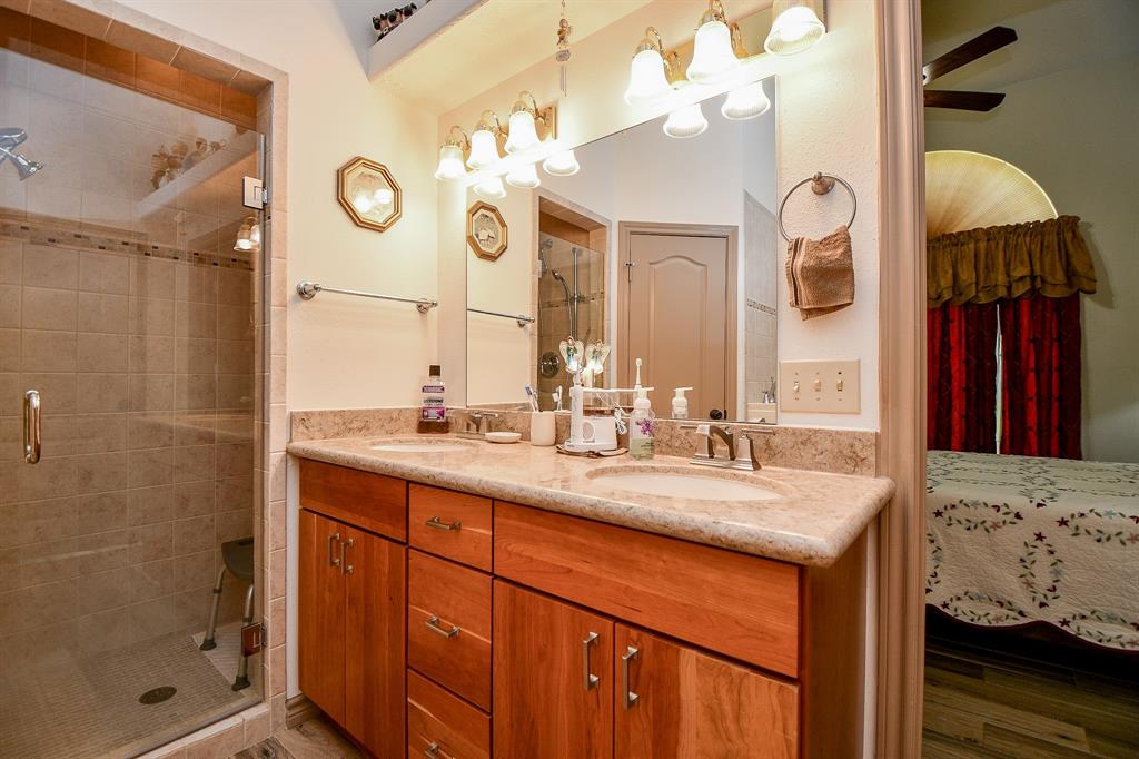 530 Chisolm Trail, Wallis, Texas image 45