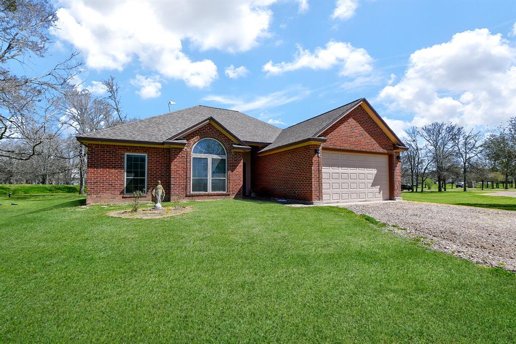 530 Chisolm Trail, Wallis, Texas image 32