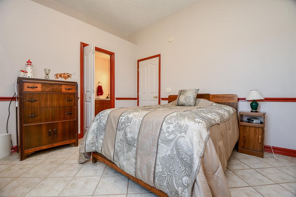 530 Chisolm Trail, Wallis, Texas image 12
