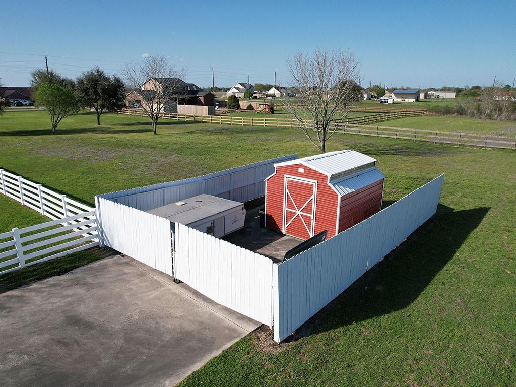 2862 Dees Circle, Sealy, Texas image 33