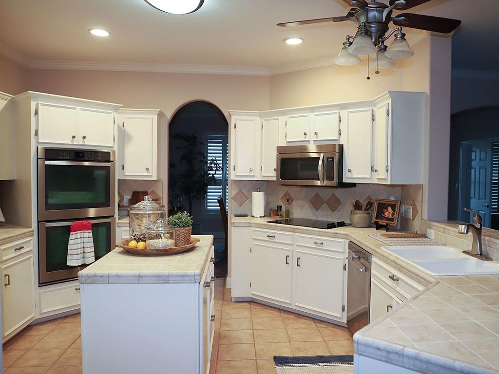 2862 Dees Circle, Sealy, Texas image 10