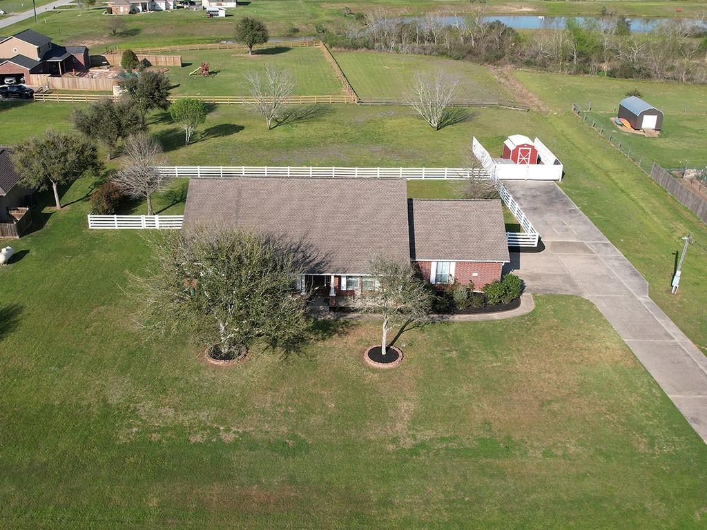 2862 Dees Circle, Sealy, Texas image 35
