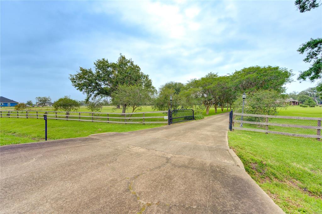 2418 Majestic Oaks Court