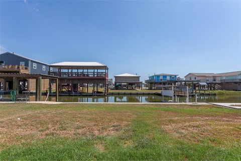 Single Family Residence in Crystal Beach TX 1106 Chapmans Point 5.jpg