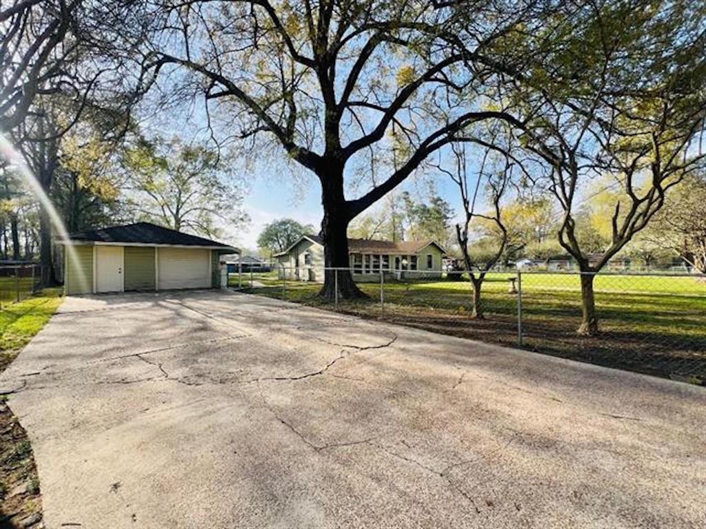 1295 Archie Street, Vidor, Texas image 2