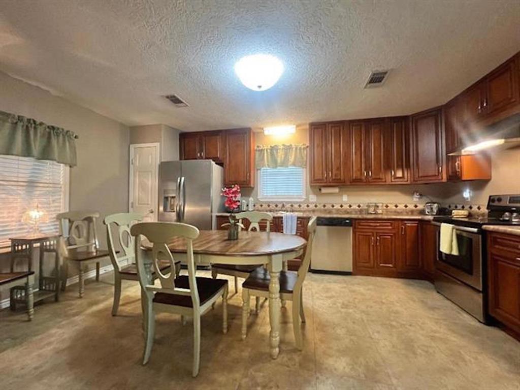 1295 Archie Street, Vidor, Texas image 9