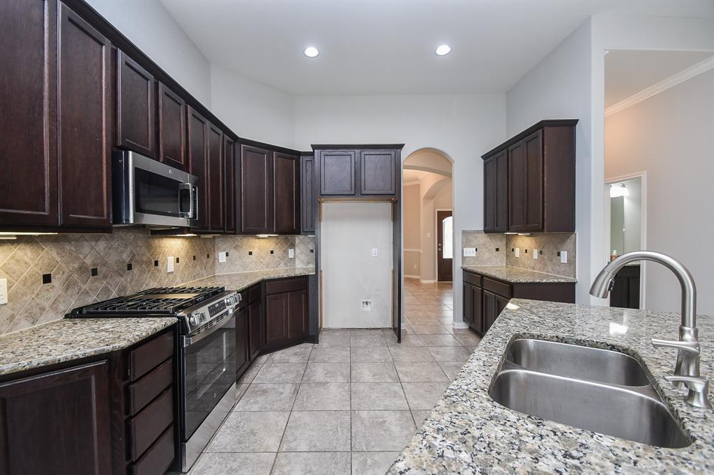 11819 Eagle Ridge Drive, Mont Belvieu, Texas image 19