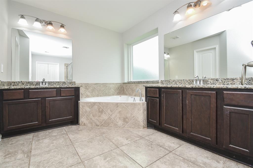 11819 Eagle Ridge Drive, Mont Belvieu, Texas image 42
