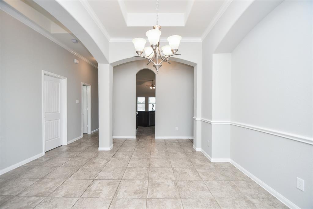 11819 Eagle Ridge Drive, Mont Belvieu, Texas image 11