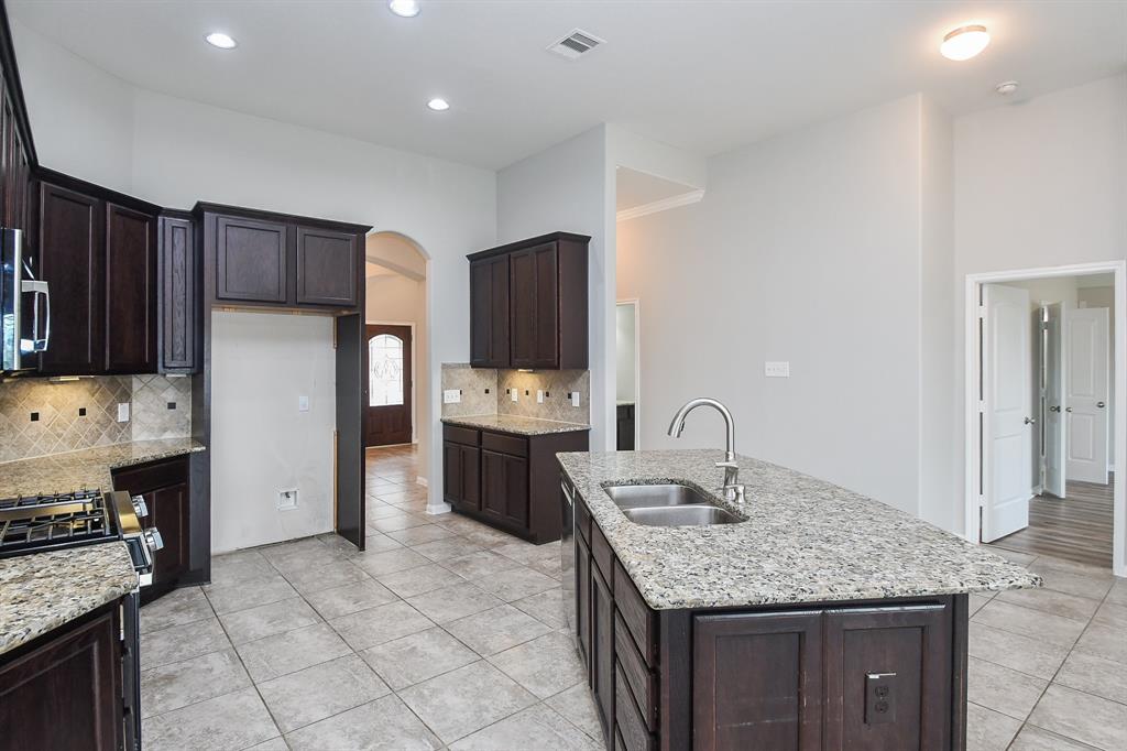 11819 Eagle Ridge Drive, Mont Belvieu, Texas image 18