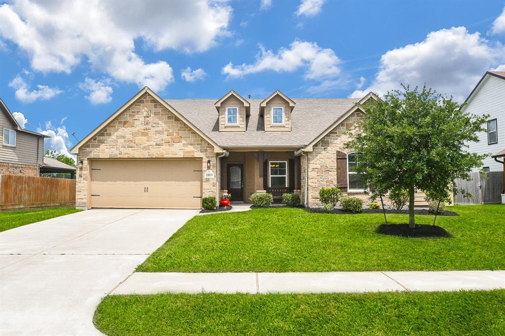 11819 Eagle Ridge Drive, Mont Belvieu, Texas image 2