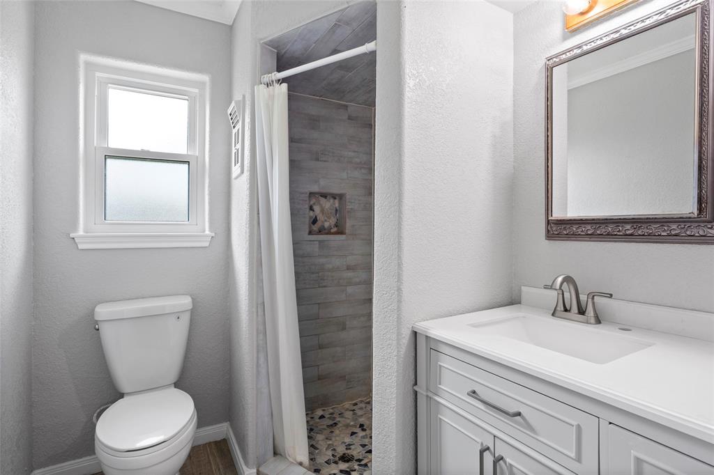 1916 Tracy Lynn Lane, Alvin, Texas image 14