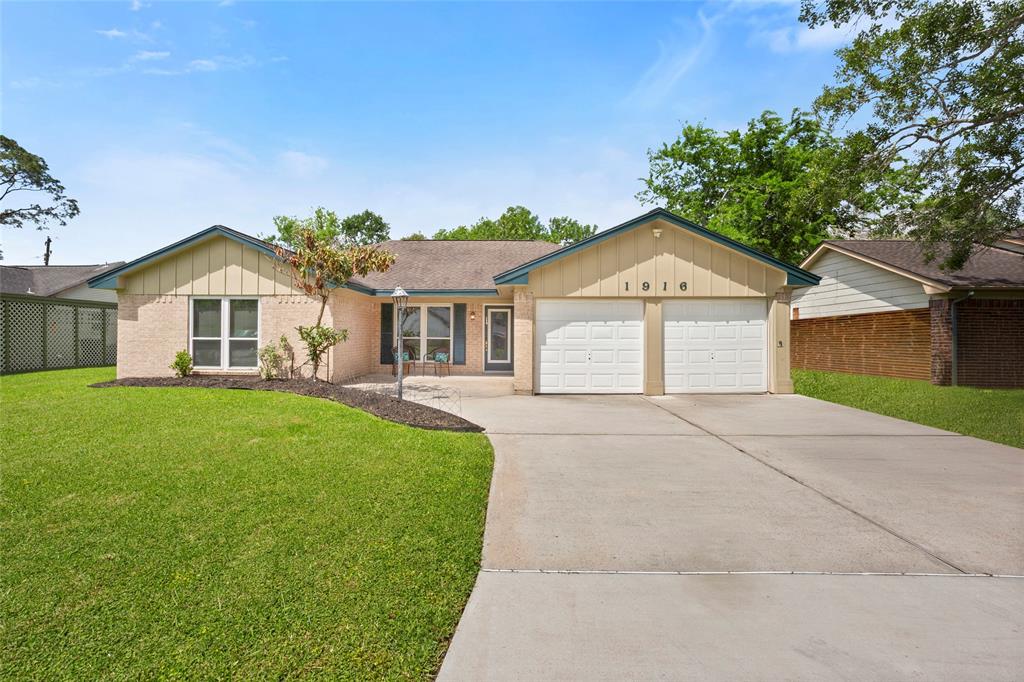 1916 Tracy Lynn Lane, Alvin, Texas image 25