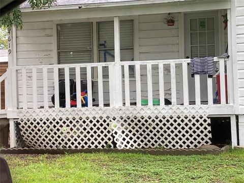 A home in Bacliff